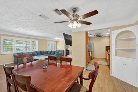 Casa en venta en Largo, Florida, 2 dormitorios, 167.69 m2 № 1841880 - foto 5