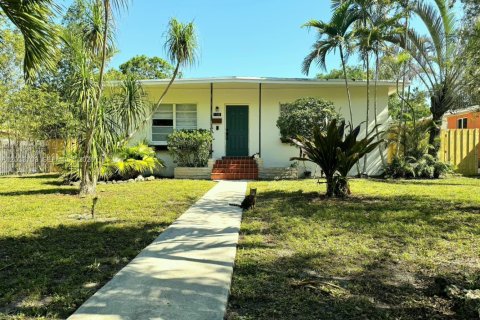 House in North Miami, Florida 2 bedrooms, 80.27 sq.m. № 2078020