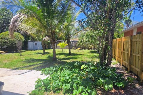 House in North Miami, Florida 2 bedrooms, 80.27 sq.m. № 2078020 - photo 9