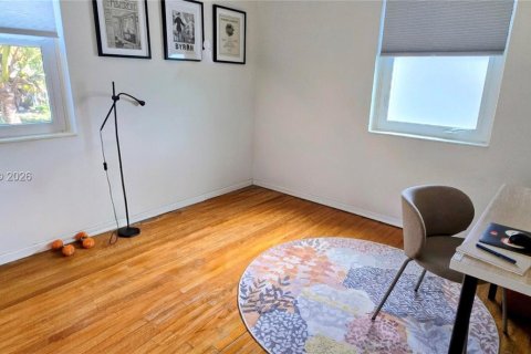 House in North Miami, Florida 2 bedrooms, 80.27 sq.m. № 2078020 - photo 16