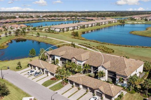House in LAKEWOOD NATIONAL in Bradenton, Florida 2 bedrooms, 123.47 sq.m. № 1678525 - photo 1