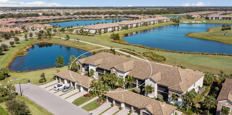 Casa en LAKEWOOD NATIONAL en Bradenton, Florida 2 dormitorios, 123.47 m2 № 1678525