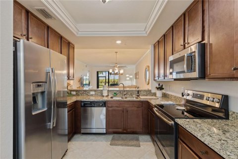 House in LAKEWOOD NATIONAL in Bradenton, Florida 2 bedrooms, 123.47 sq.m. № 1678525 - photo 6