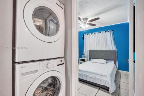 Condo in Miami, Florida, 2 bedrooms  № 2041524 - photo 29