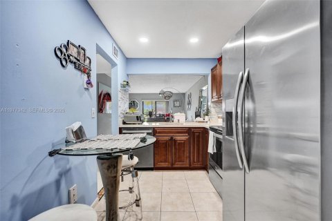 Condo in Miami, Florida, 2 bedrooms  № 2041524 - photo 19