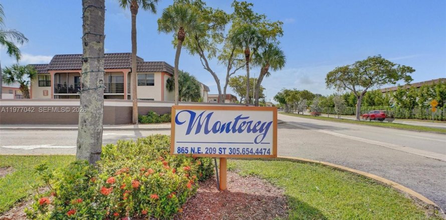 Condo in Miami, Florida, 2 bedrooms  № 2041524