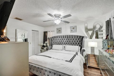 Condo in Miami, Florida, 2 bedrooms  № 2041524 - photo 20