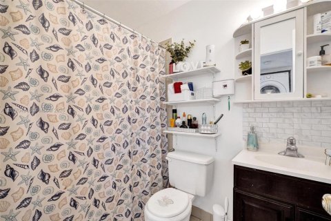 Condo in Miami, Florida, 2 bedrooms  № 2041524 - photo 28