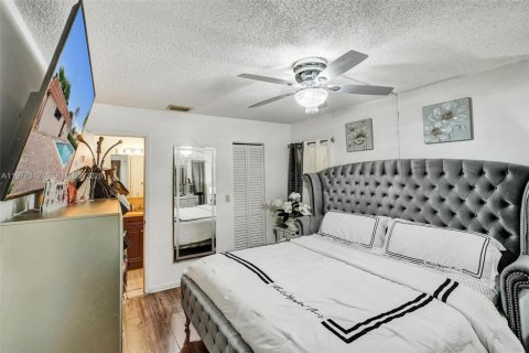 Condo in Miami, Florida, 2 bedrooms  № 2041524 - photo 21