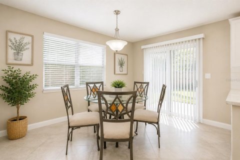 House in Tampa, Florida 3 bedrooms, 128.21 sq.m. № 2317389 - photo 14