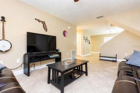 House in Tampa, Florida 3 bedrooms, 128.21 sq.m. № 2317389 - photo 7