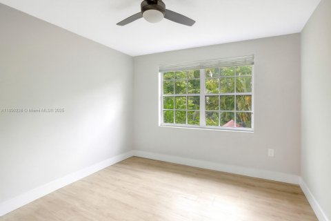 House in Plantation, Florida 4 bedrooms, 171.96 sq.m. № 1943640 - photo 26