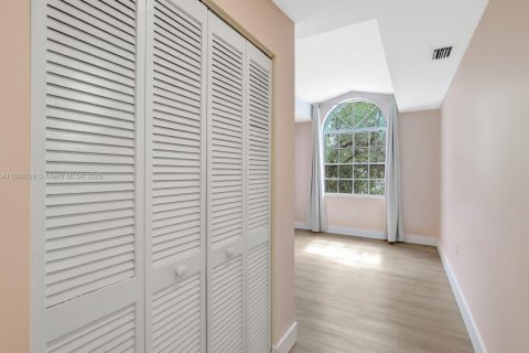 House in Plantation, Florida 4 bedrooms, 171.96 sq.m. № 1943640 - photo 29