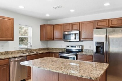 Townhouse in Lakeland, Florida 3 bedrooms, 164.53 sq.m. № 2235483 - photo 9