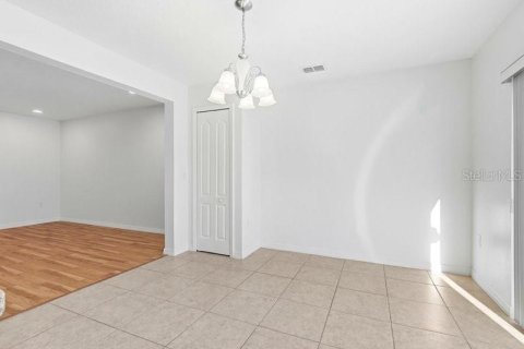 Townhouse in Lakeland, Florida 3 bedrooms, 164.53 sq.m. № 2235483 - photo 13