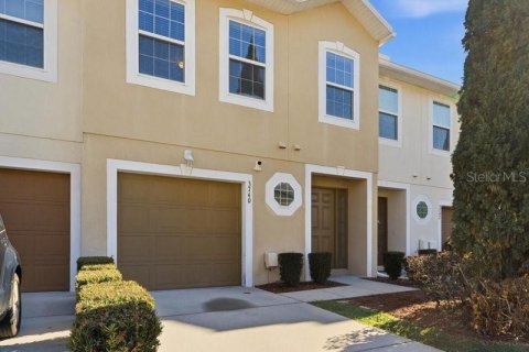 Townhouse in Lakeland, Florida 3 bedrooms, 164.53 sq.m. № 2235483 - photo 3