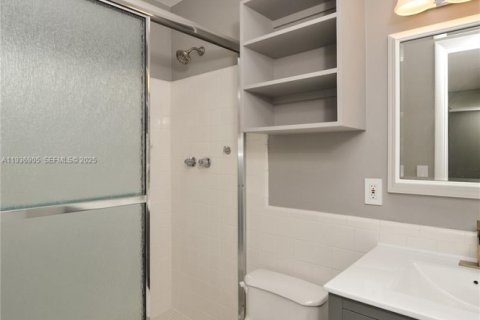 Townhouse in Lauderdale-by-the-Sea, Florida 3 bedrooms, 166.3 sq.m. № 1994811 - photo 14