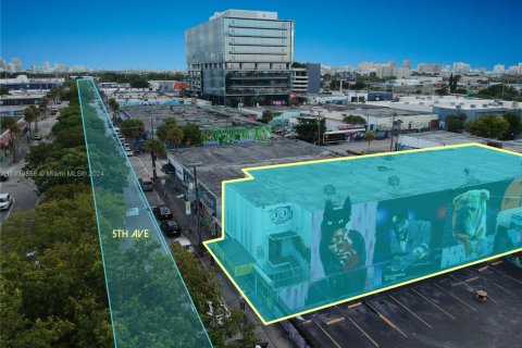 Купить коммерческую недвижимость в Майами, Флорида № 1985414 - фото 1