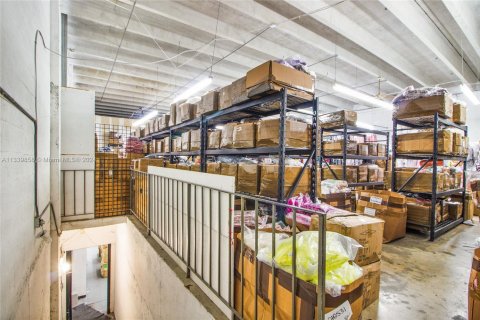 Купить коммерческую недвижимость в Майами, Флорида № 1985414 - фото 7