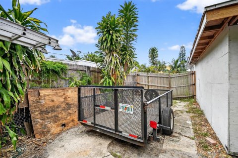 Купить виллу или дом в Уэст-Палм-Бич, Флорида 4 спальни, 170.66м2, № 2014796 - фото 3