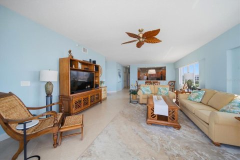 Copropriété à vendre à Indian Shores, Floride: 3 chambres, 202.06 m2 № 2416664 - photo 2
