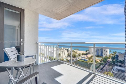 Condo in Hollywood, Florida, 2 bedrooms  № 1714377 - photo 3