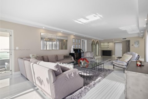 Condominio en venta en Fort Lauderdale, Florida, 2 dormitorios, 157.93 m2 № 1937461 - foto 1