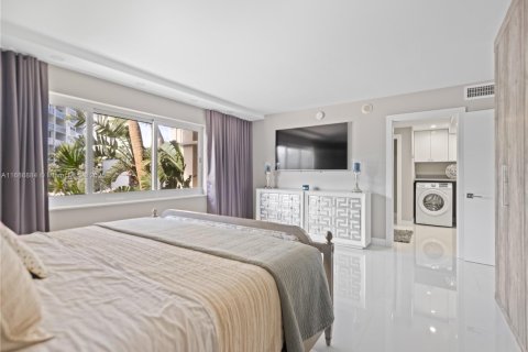 Condominio en venta en Fort Lauderdale, Florida, 2 dormitorios, 157.93 m2 № 1937461 - foto 12