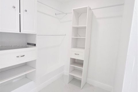 House in West Park, Florida 4 bedrooms, 173.08 sq.m. № 2043306 - photo 22