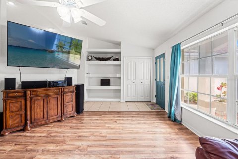 Casa en venta en Weeki Wachee, Florida, 3 dormitorios, 159.98 m2 № 1791290 - foto 4