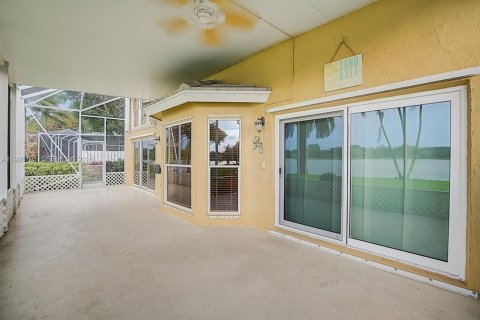 Casa en alquiler en Coconut Creek, Florida, 3 dormitorios, 154.59 m2 № 2055618 - foto 5