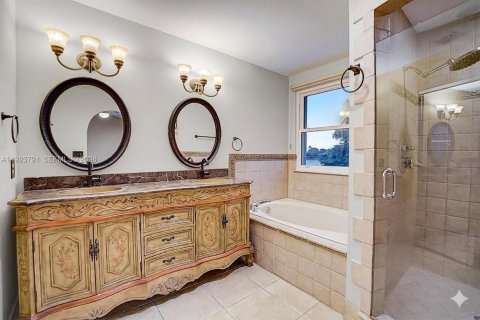 House in Coconut Creek, Florida 3 bedrooms, 154.59 sq.m. № 2055618 - photo 14