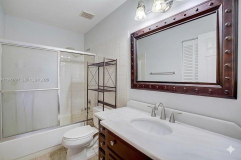 House in Coconut Creek, Florida 3 bedrooms, 154.59 sq.m. № 2055618 - photo 16