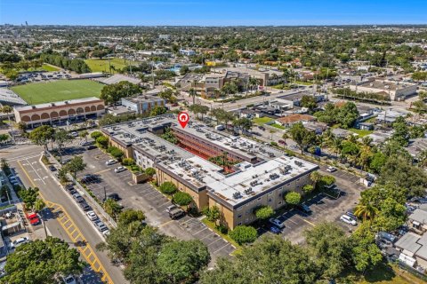 Copropriété à vendre à Hialeah, Floride: 2 chambres, 74.51 m2 № 1943561 - photo 1