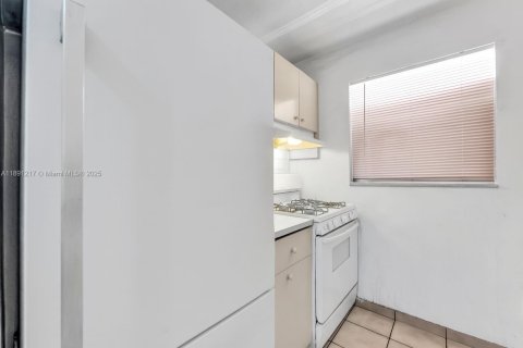 Copropriété à vendre à Hialeah, Floride: 2 chambres, 74.51 m2 № 1943561 - photo 7
