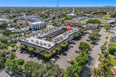 Copropriété à vendre à Hialeah, Floride: 2 chambres, 74.51 m2 № 1943561 - photo 2