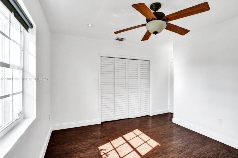 Снять в аренду виллу или дом в Майами, Флорида 3 спальни, 189.33м2, № 1991489 - фото 11