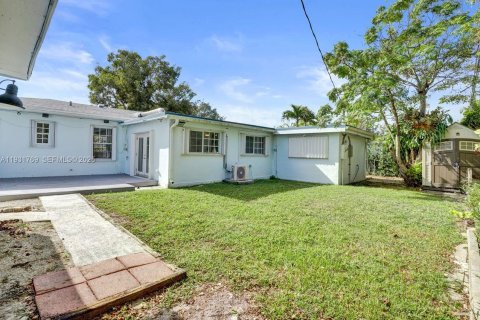 Снять в аренду виллу или дом в Майами, Флорида 3 спальни, 189.33м2, № 1991489 - фото 23