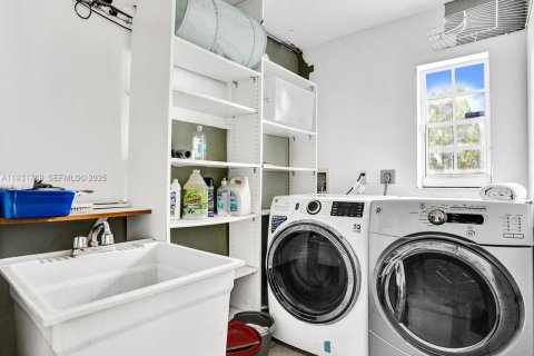 Снять в аренду виллу или дом в Майами, Флорида 3 спальни, 189.33м2, № 1991489 - фото 18