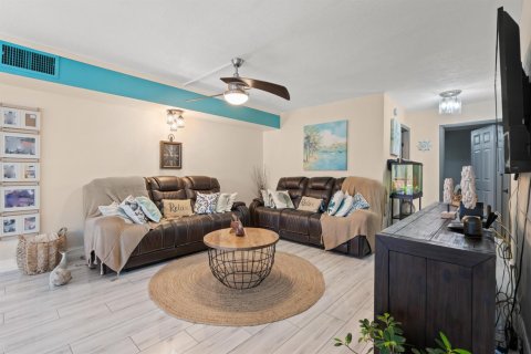 Купить кондоминиум в Холливуд, Флорида 3 комнаты, 83.61м2, № 2077499 - фото 9