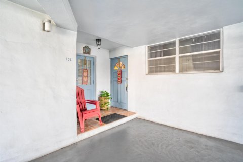 Купить кондоминиум в Холливуд, Флорида 3 комнаты, 83.61м2, № 2077499 - фото 3