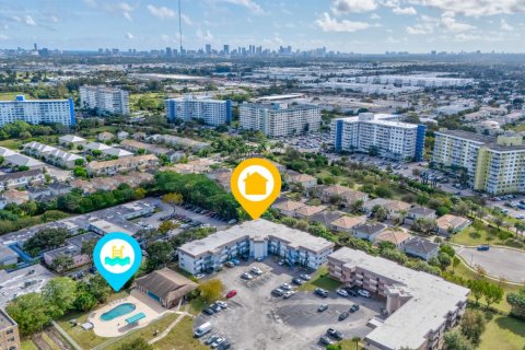 Купить кондоминиум в Холливуд, Флорида 3 комнаты, 83.61м2, № 2077499 - фото 27