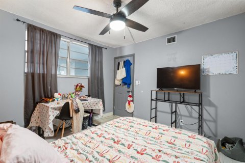 Купить кондоминиум в Холливуд, Флорида 3 комнаты, 83.61м2, № 2077499 - фото 25