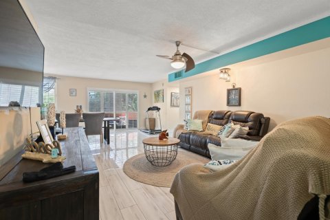 Купить кондоминиум в Холливуд, Флорида 3 комнаты, 83.61м2, № 2077499 - фото 10