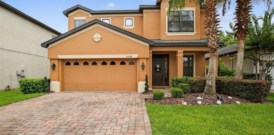 House in Tampa, Florida 4 bedrooms, 268.3 sq.m. № 1817188
