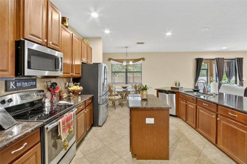 House in Tampa, Florida 4 bedrooms, 268.3 sq.m. № 1817188 - photo 7