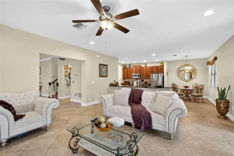 House in Tampa, Florida 4 bedrooms, 268.3 sq.m. № 1817188 - photo 17