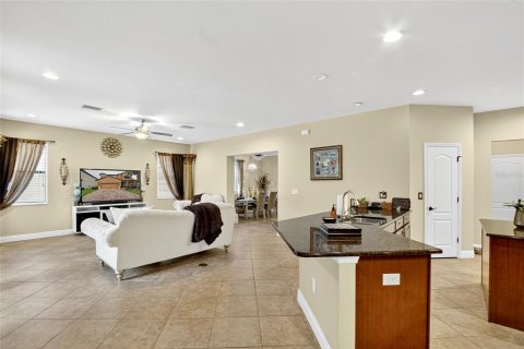 House in Tampa, Florida 4 bedrooms, 268.3 sq.m. № 1817188 - photo 12