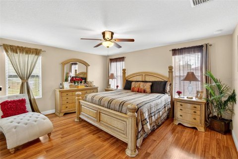 House in Tampa, Florida 4 bedrooms, 268.3 sq.m. № 1817188 - photo 30