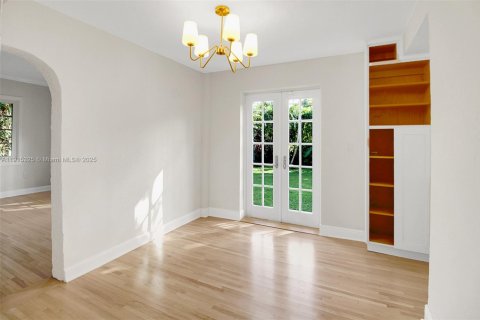 Купить виллу или дом в Корал-Гейблс, Флорида 4 спальни, 177.26м2, № 1970677 - фото 19